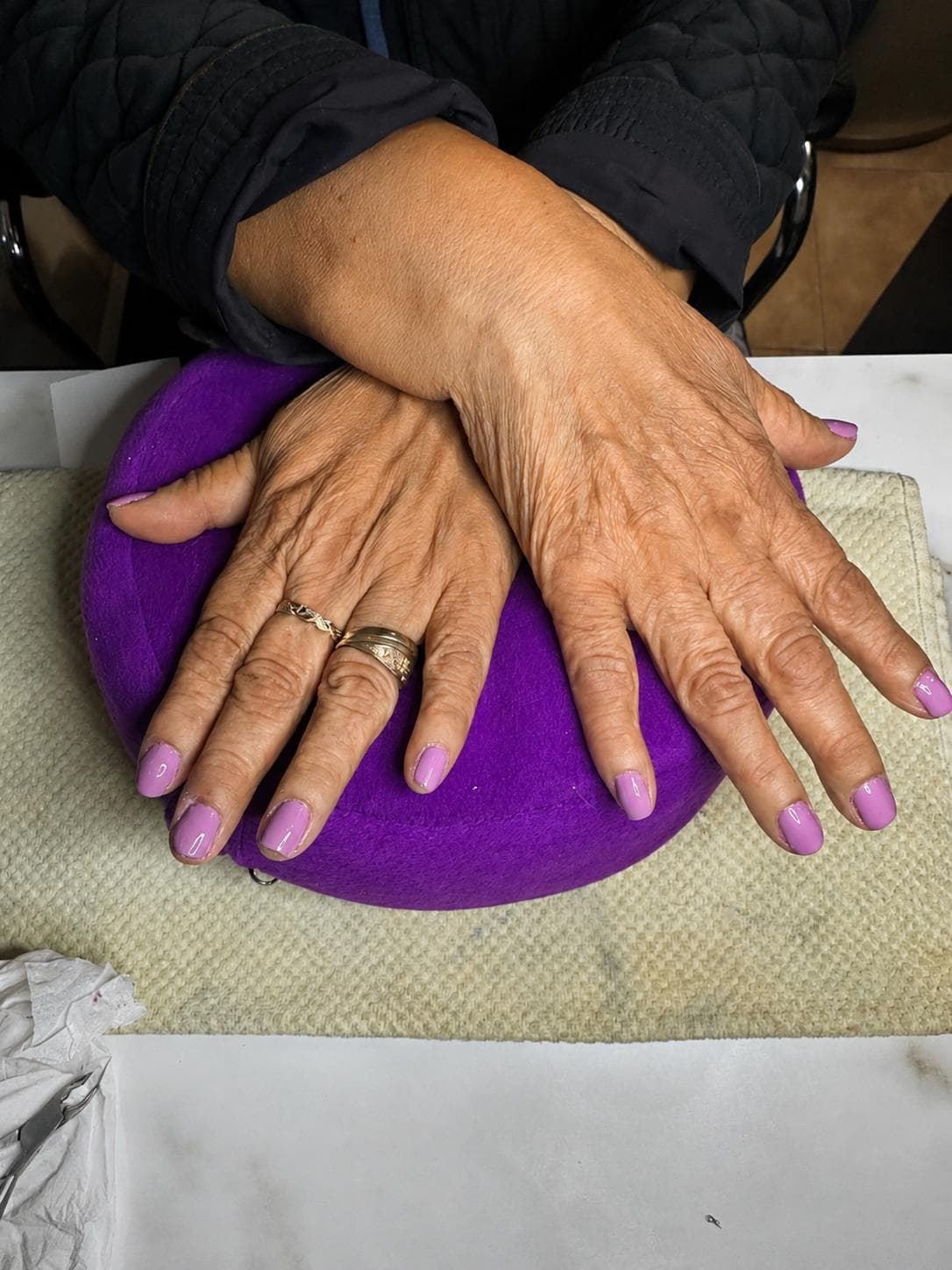 Uñas en tono lavanda